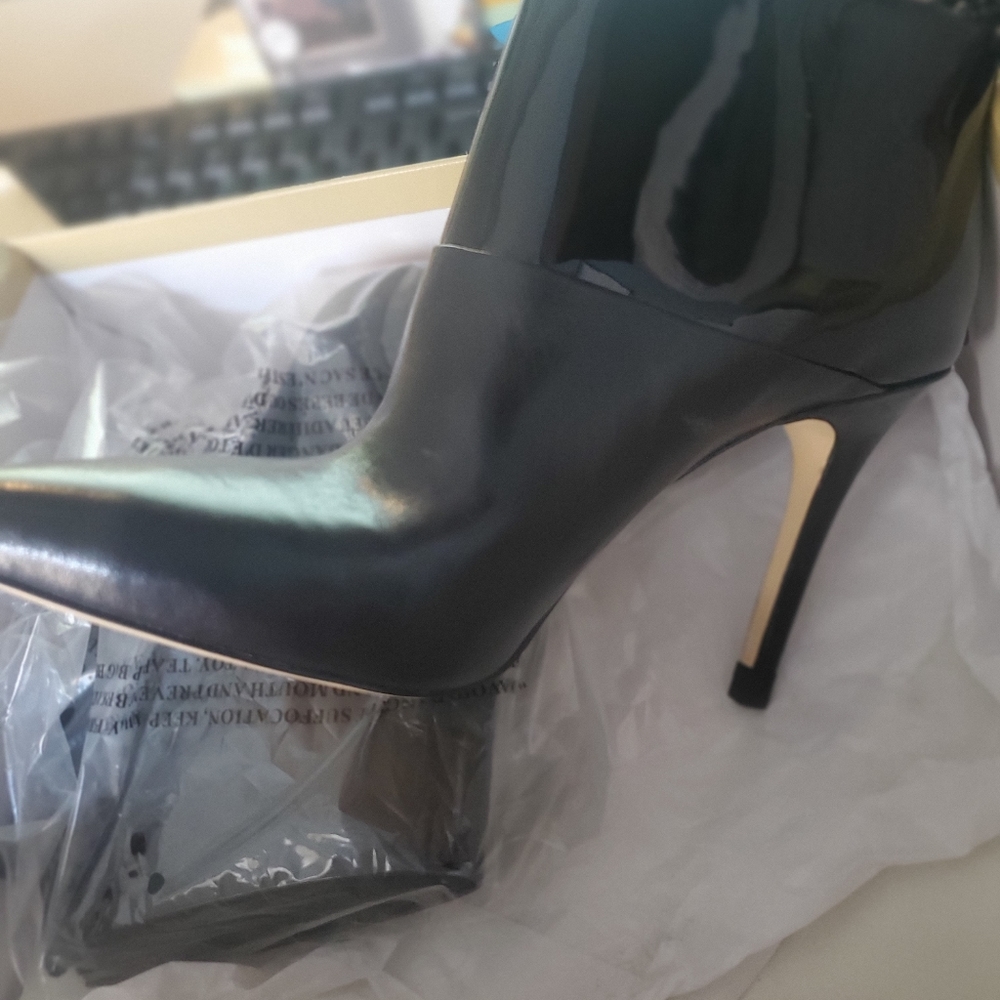Shoes - Picture 2 of 5